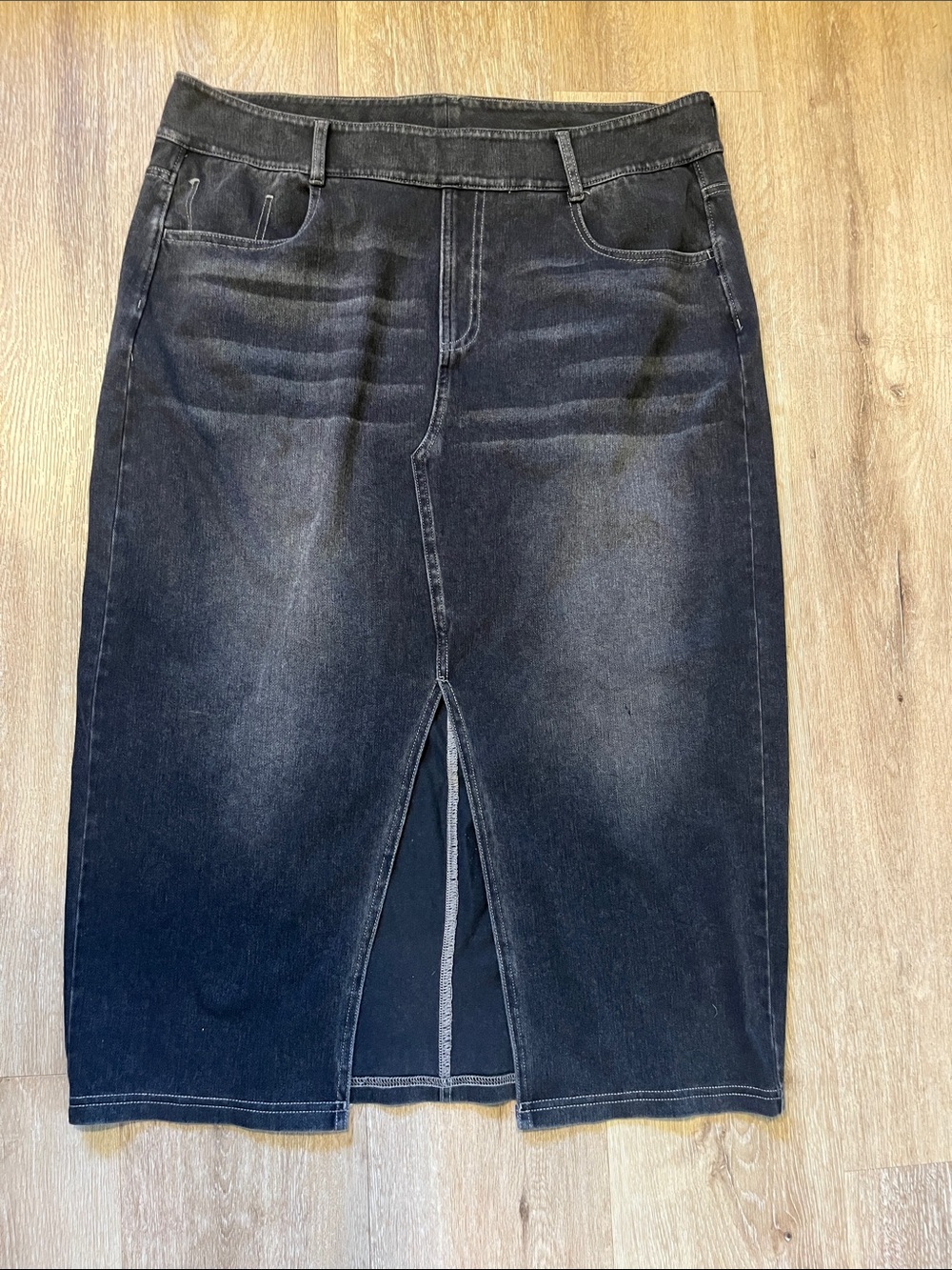 HALARA Washed Black Denim Midi Skirt with Front Slit